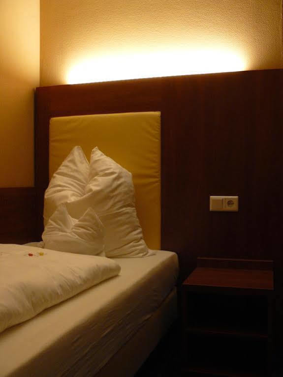 Hotel Wahlster 萨尔布吕肯 外观 照片